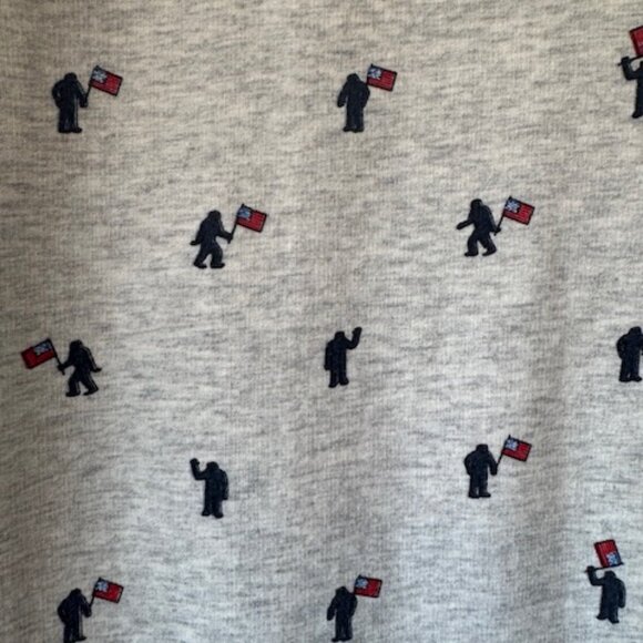 Eddie Bauer All over Sasquatch print mens Size M Tall EUC - Picture 5 of 7